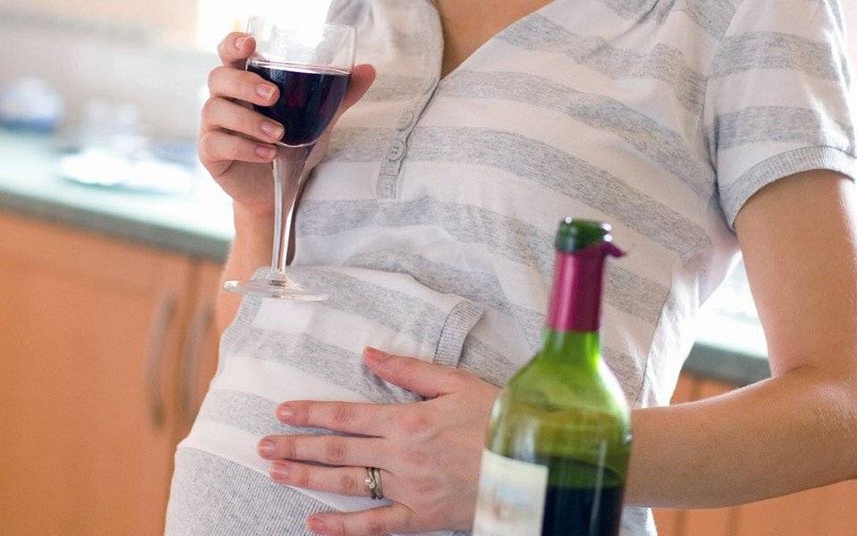 Шампанское при беременности - польза и вред