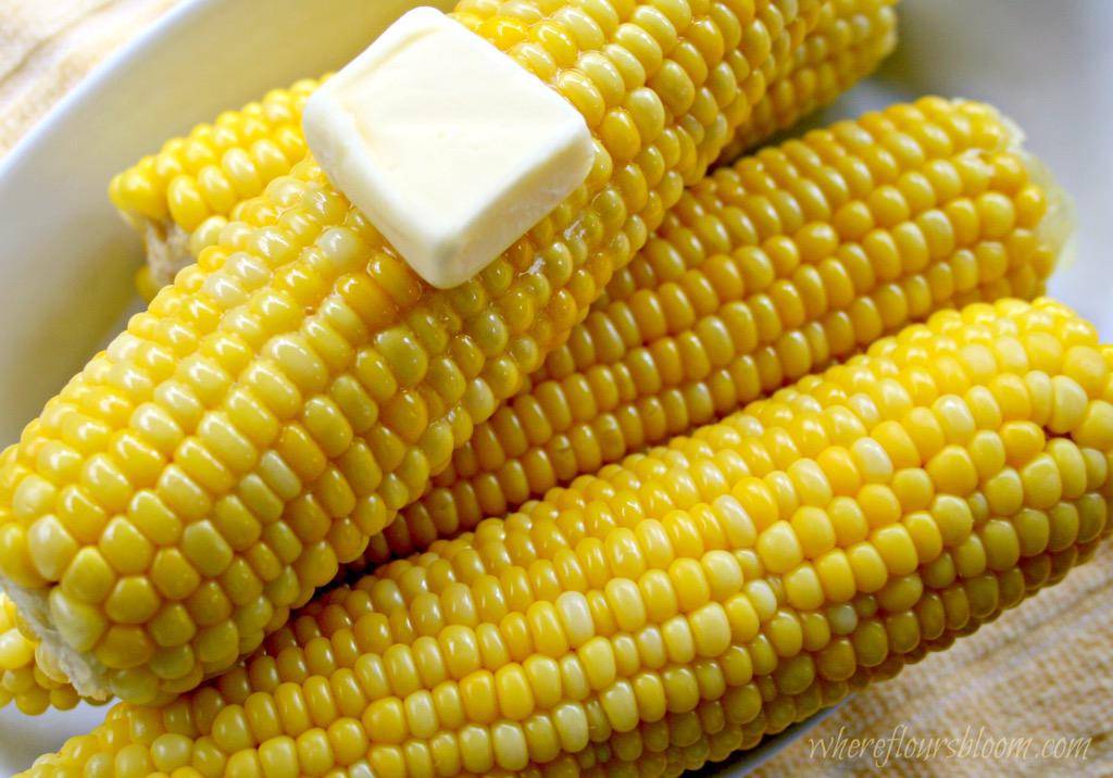 Можно ли кормящей маме кушать кукурузу при грудном вскармливании