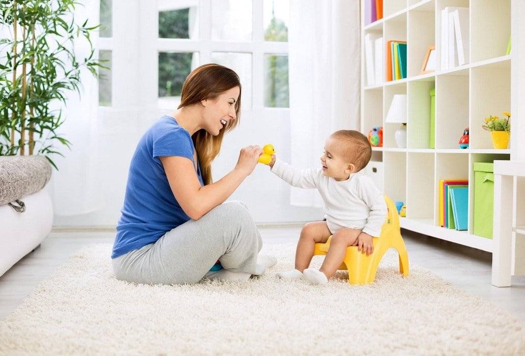 Как помочь ребенку покакать: советы молодым родителям | nestle baby