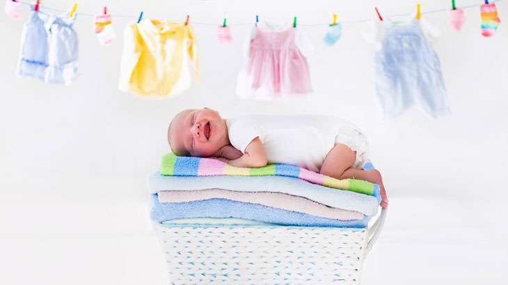 Чем стирать детские вещи для новорожденных – обзор средств, правила стирки