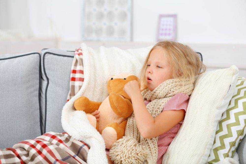 Причины и эффективные методы лечения кашля у ребенка утром после сна и когда ложится спать