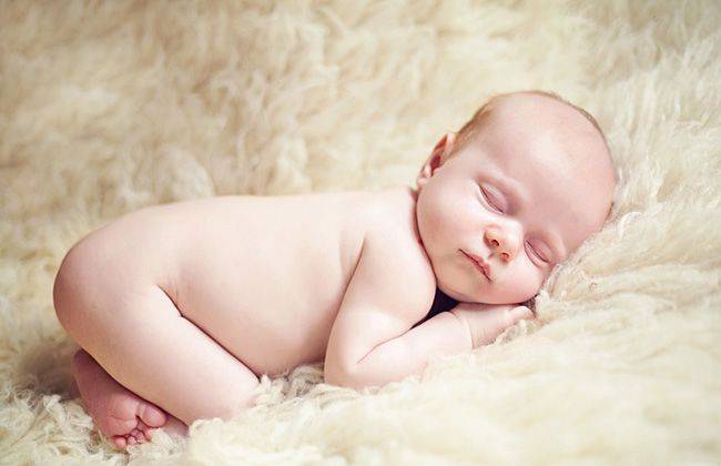 Что делать, если новорожденный ребенок перепутал день с ночью?