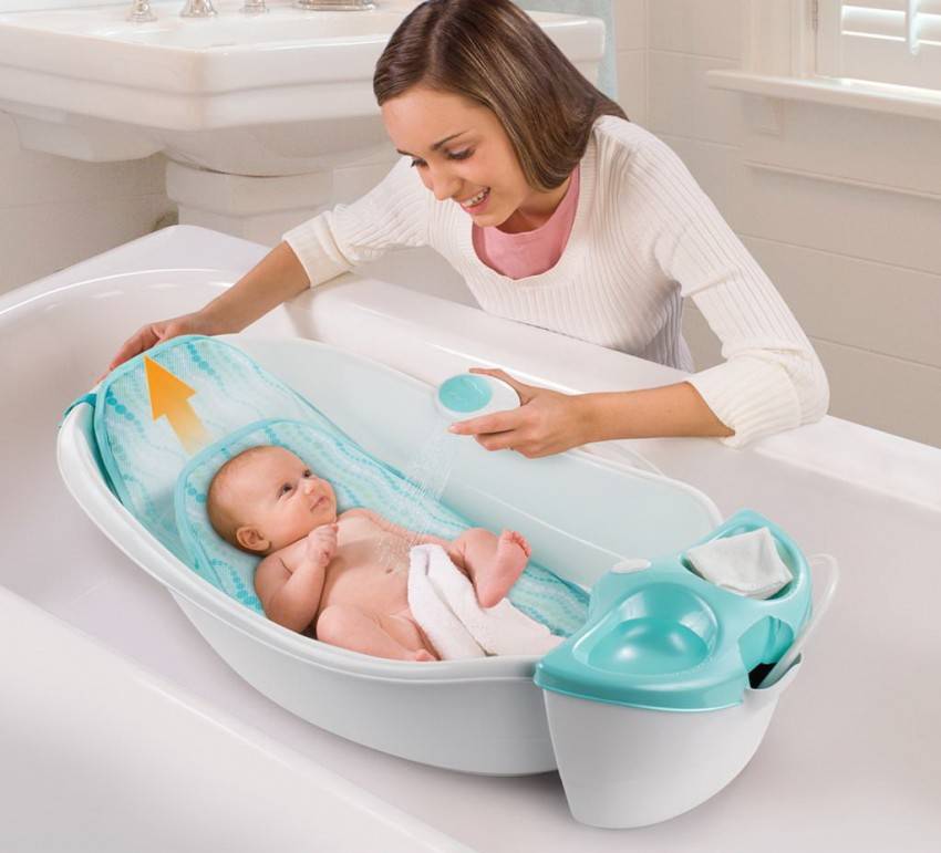 Как выбрать ванночку для купания новорождённых: обзор лучших моделей