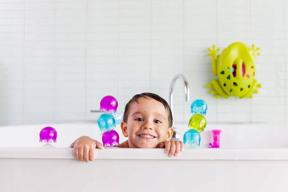 Игрушки для ванной: безопасность, выбор, правильное хранение