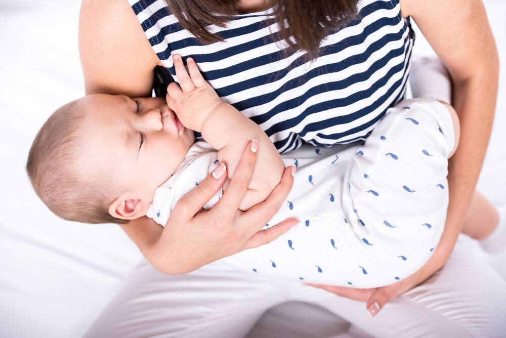 Как отучить ребенка от укачивания на руках и как перестать укачивать его перед сном