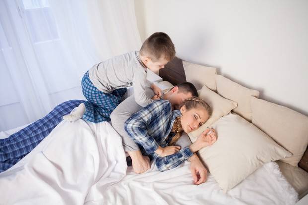 Разбудить ребенка можно без слез и истерик! 10 лайфхаков от бывалых родителей.