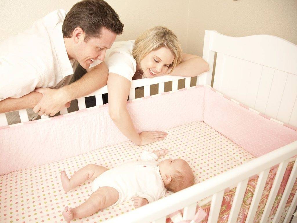 Ваш малыш все еще спит с вами? советы, как отучить ребенка от совместного сна с родителями