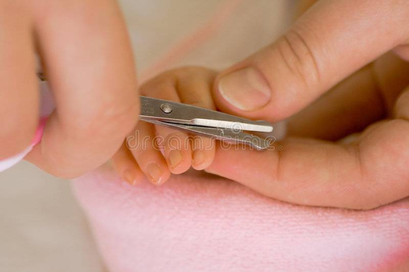 Уход за ногтями новорожденного