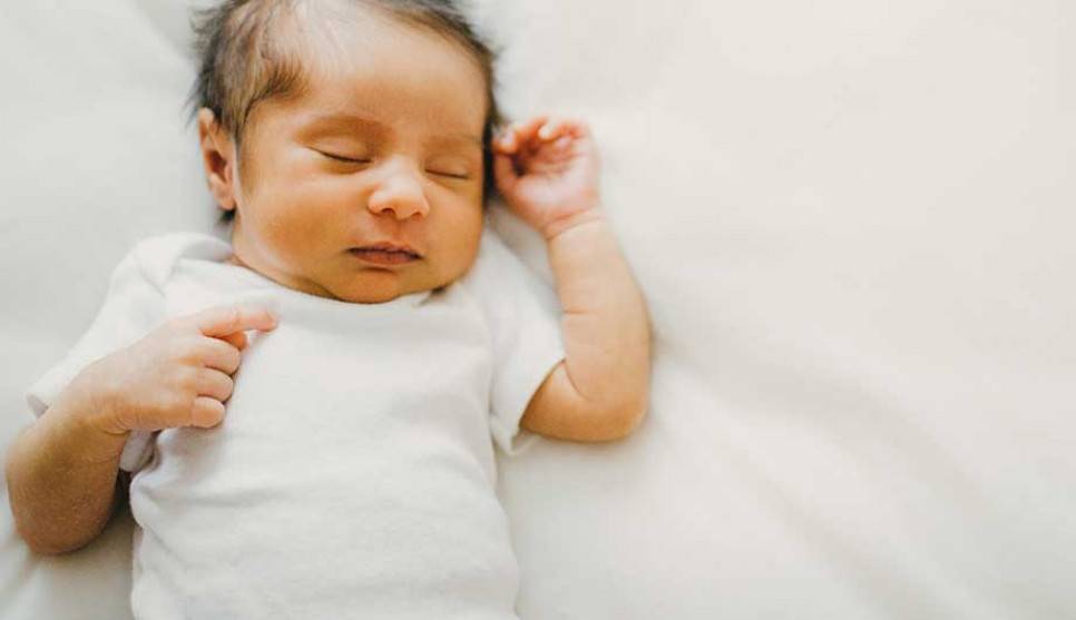Почему ребенок часто просыпается ночью: причины и способы их устранения