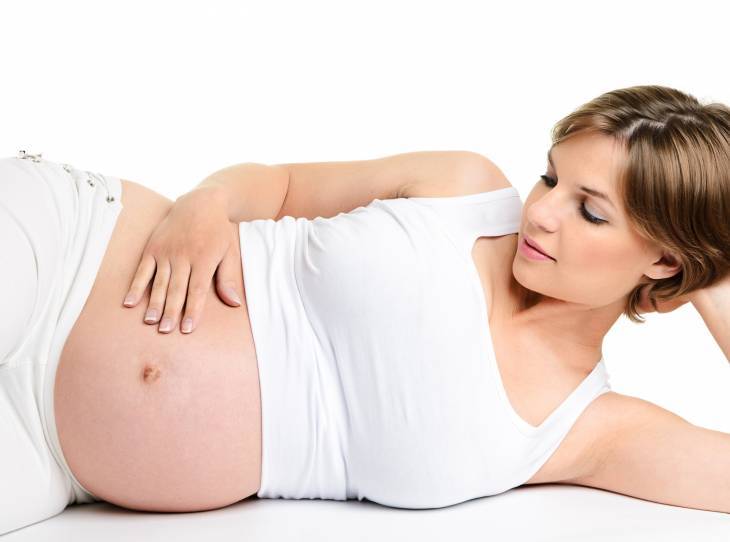 Ребенок икает в животе при беременности: что это значит и что делать