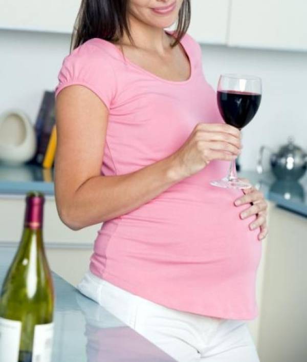 Чем опасно употребление алкоголя во время беременности?