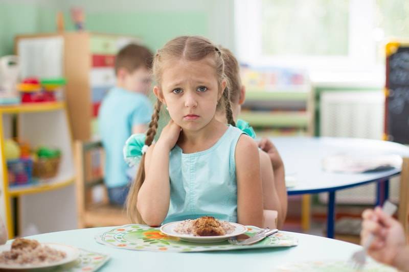Решаем проблему: ребенок не ест в детском саду