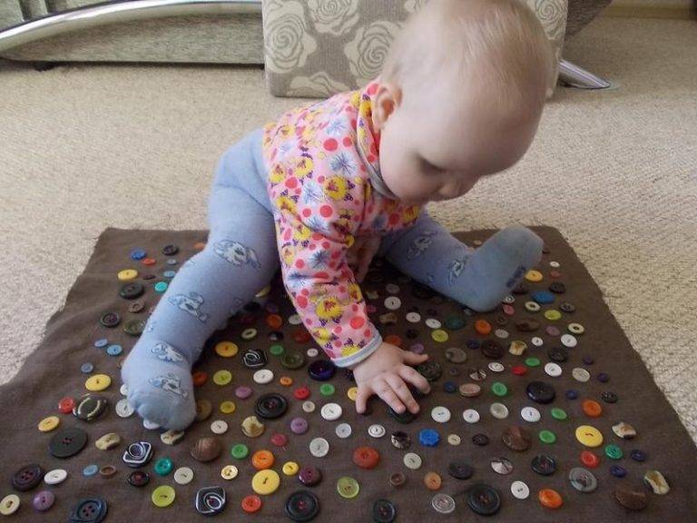 Развивающие игры для детей 6 месяцев: как и во что играть с малышом
