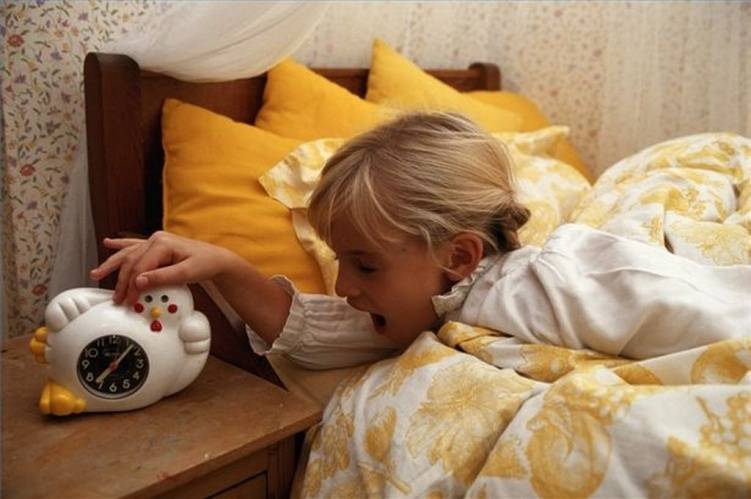 Как нужно правильно будить ребёнка утром в садик