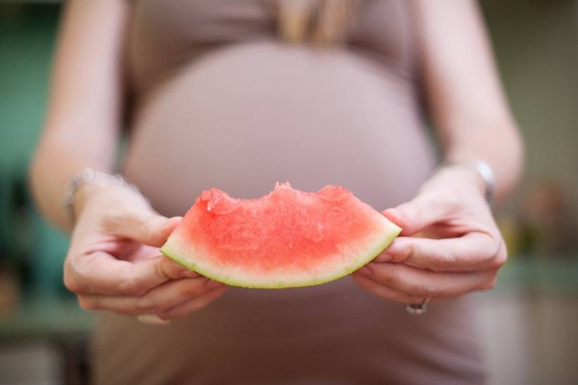 Арбуз при беременности. можно ли арбуз во время беременности — беременность. беременность по неделям.