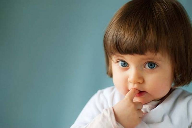 Странные привычки у маленьких детей: когда стоит беспокоиться, а когда – нет?
