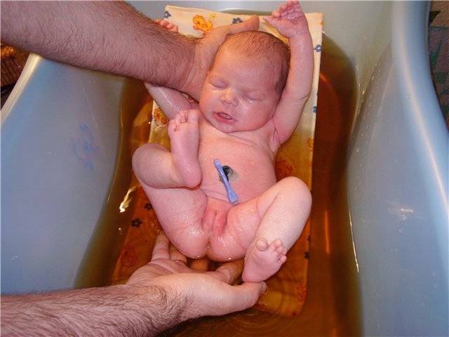 Грудничок не может покакать: как сделать, чтобы новорожденный сходил в туалет по большому