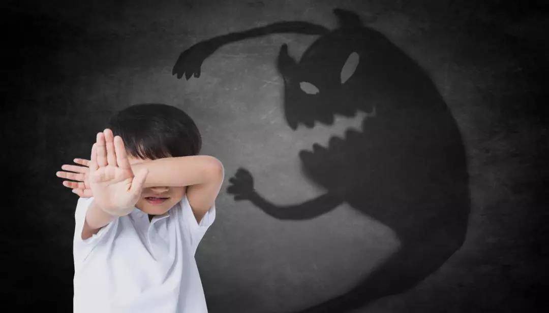Ребёнок боится смерти: как выработать правильную тактику поведения родителям