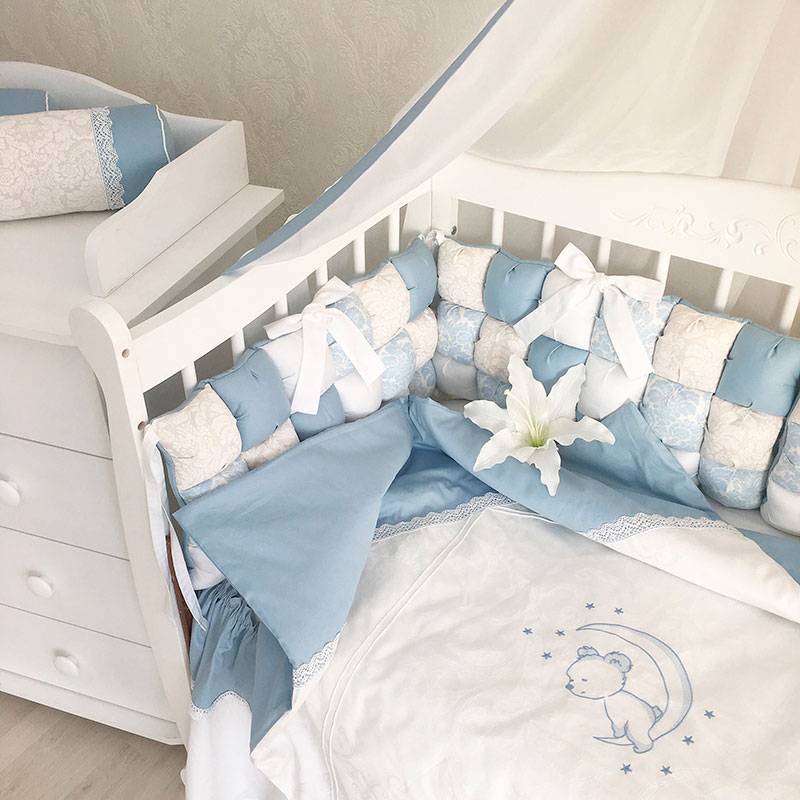 Выбор постельного белья для кроватки новорожденному: детские комплекты с бортиками