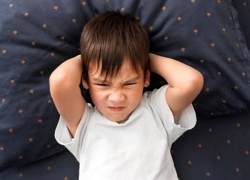 Ребенок засыпает после истерики: что делать родителям?