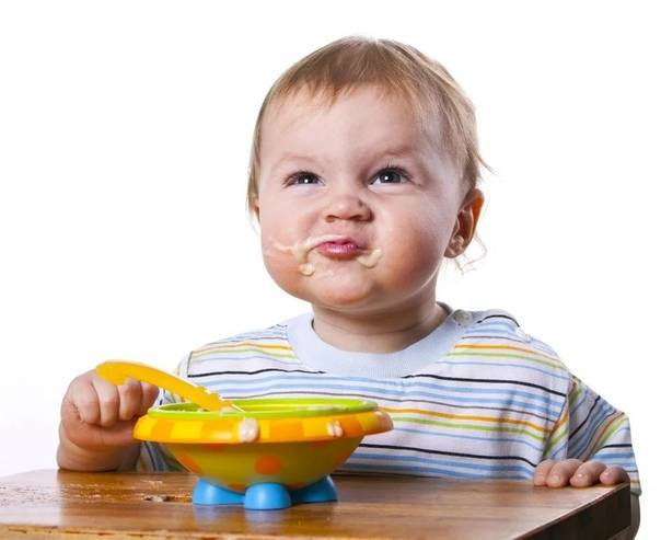Ребенок не хочет есть прикорм (не ест кашу), отказывается есть с ложки