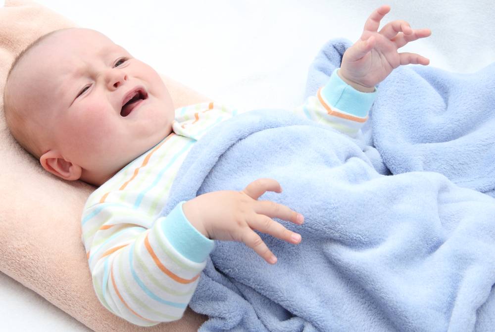 Судороги у новорожденных и грудничков — как распознать и что делать?