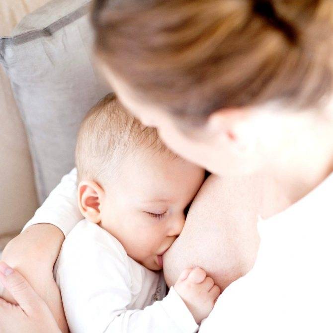 Нужно ли будить малыша для того чтобы покормить? – медицинский портал