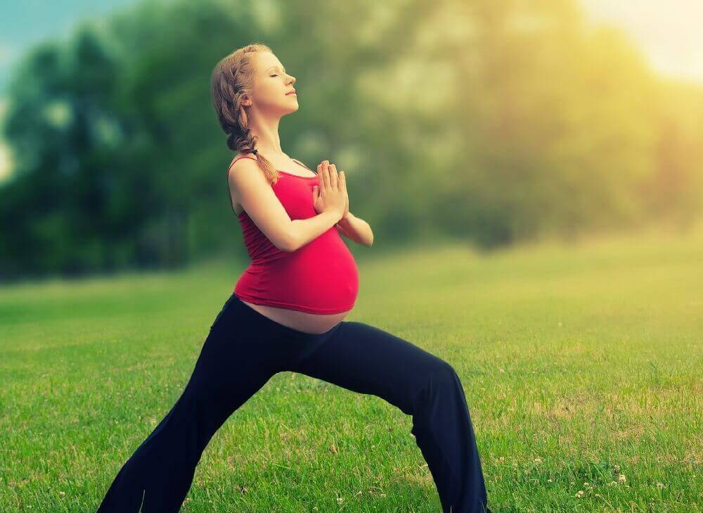 Йога для беременных - комплекс упражнений йоги для дома, 1 2 3 триместр, с картинками и видео