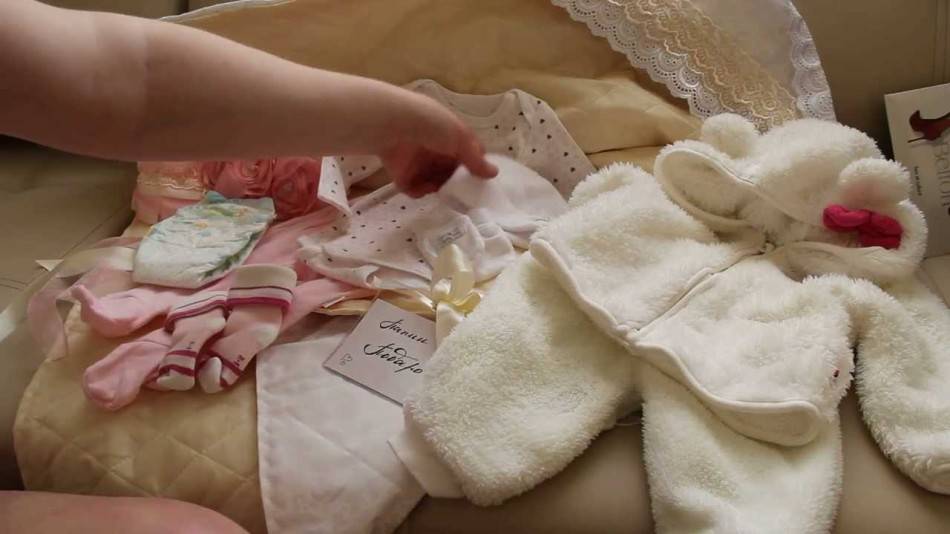 Как одеть новорождённого на выписку зимой + фото и видео