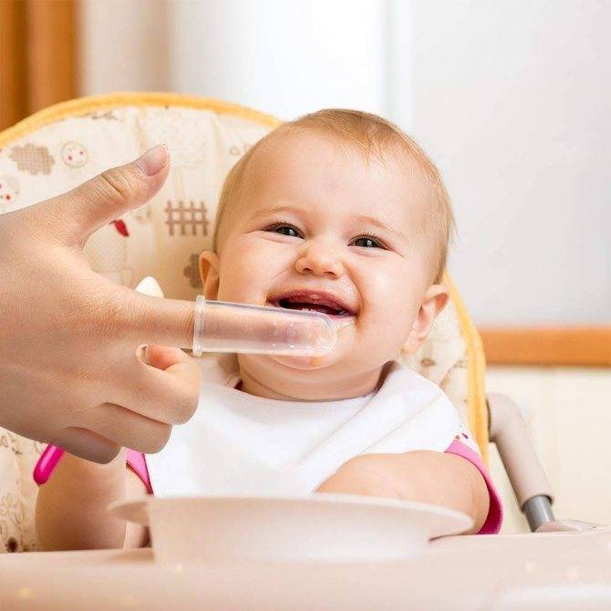 Как выбрать первую зубную щетку для ребенка