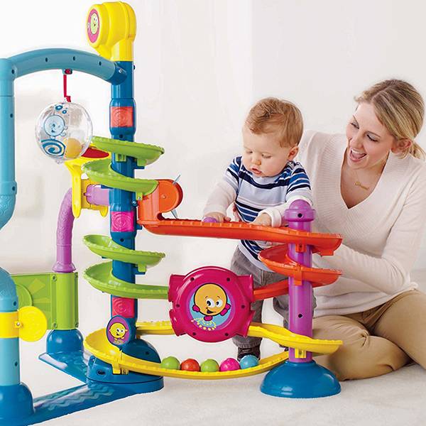 Как развивать ребенка в 9 месяцев: физические и психологические факторы, игрушки своими руками, развивающие игры