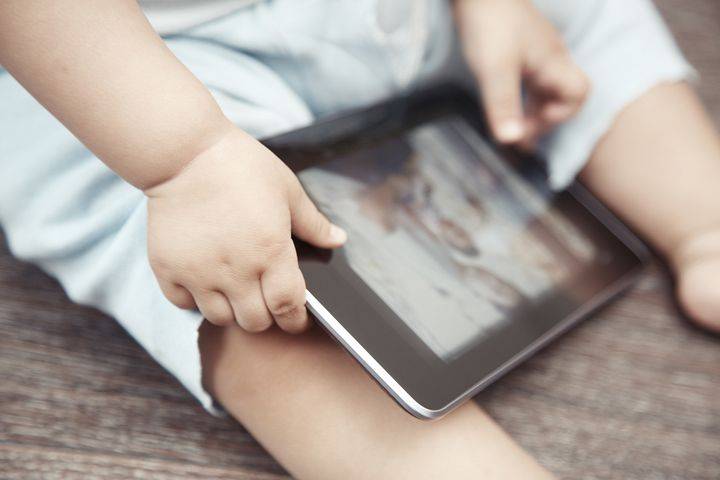 Влияние экрана телефона на зрение детей | unisafe kids