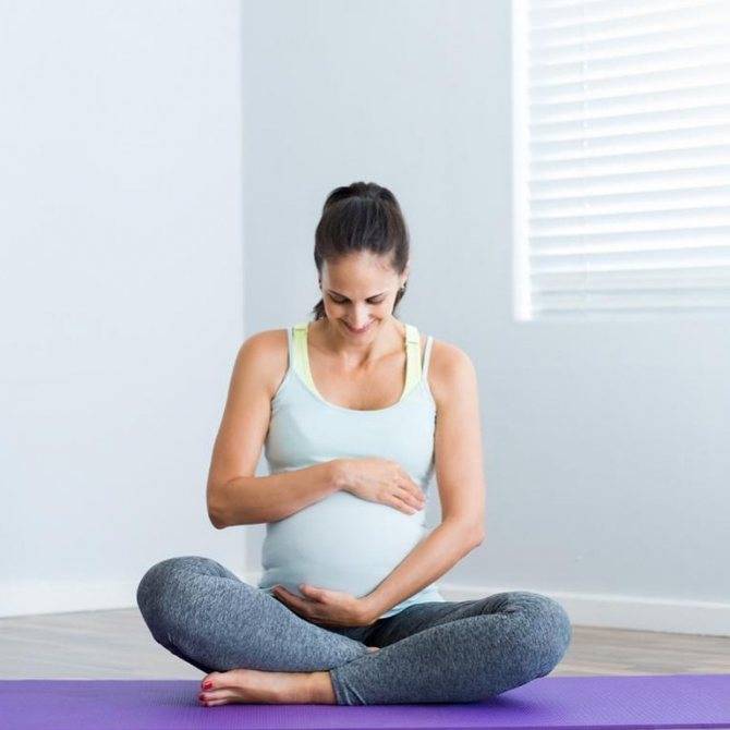 Йога для беременных: зачем, как и сколько надо тренироваться?