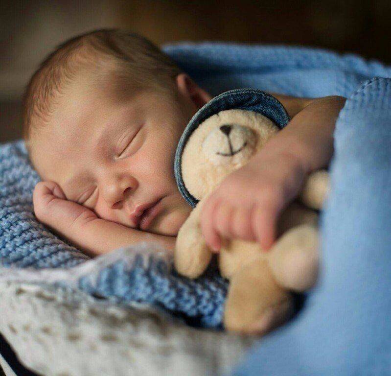 Почему малыш просыпается ночью: 10 основных причин