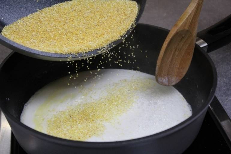 Кукурузная каша для грудничка: с какого возраста можно вводить в прикорм, как варить, рецепт приготовления