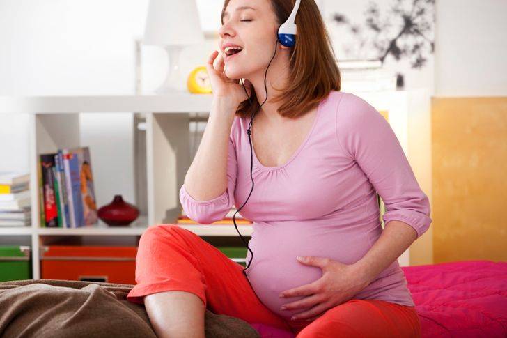 Какую музыку лучше слушать беременным для пользы плода, подборка композиций