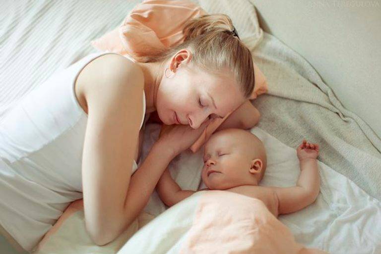 Почему мальчикам нельзя спать с мамой