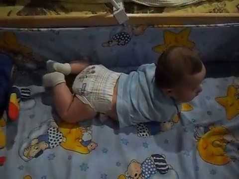 Доктор комаровский о том, как научить ребенка переворачиваться со спины на живот