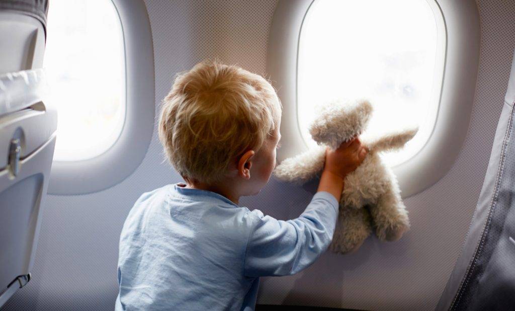 Ребенок боится самолета