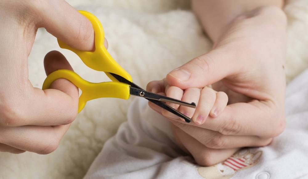 Как подстричь ногти  ребенку