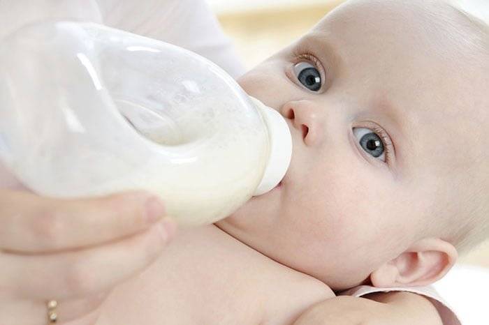 Переднее и заднее молоко: как правильно кормить ребенка?