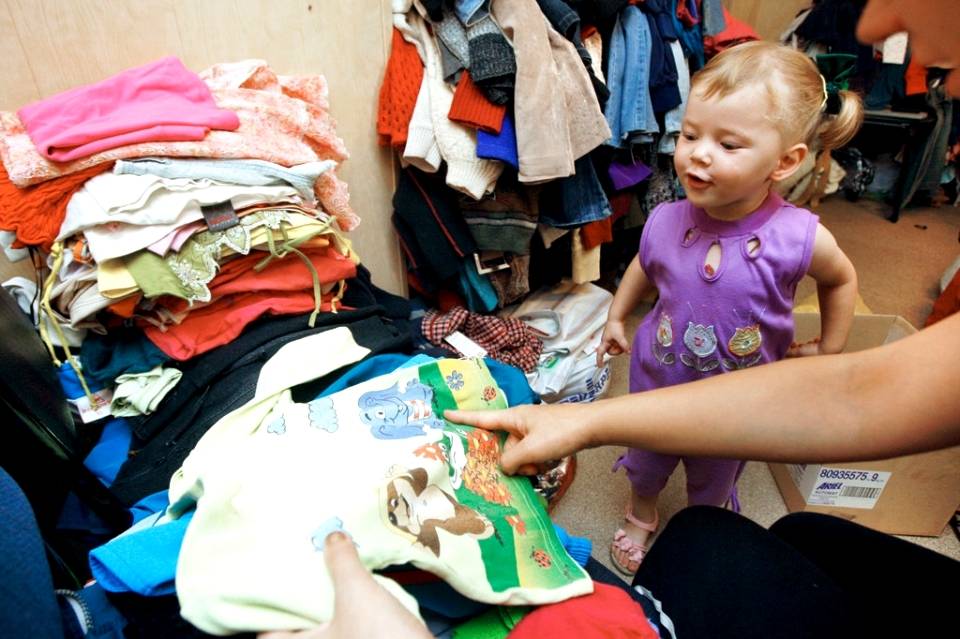 ♻ куда сдать ненужные вещи: куда можно сдать старую одежду и вещи за деньги или для малоимущих на благотворительность