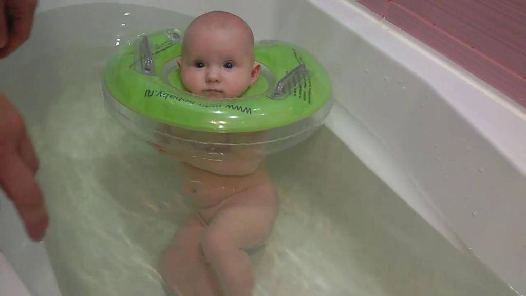 Зачем и до какого возраста надо купать ребенка в кипяченой воде?