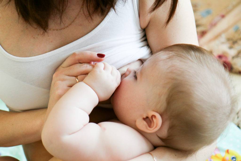 Отлучение от груди. как отучить ребенка сосать грудь