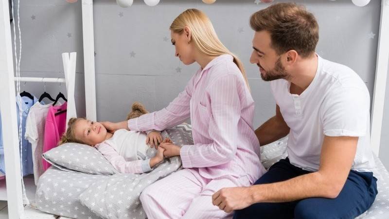 Как отучить ребенка спать с родителями – самые простые способы